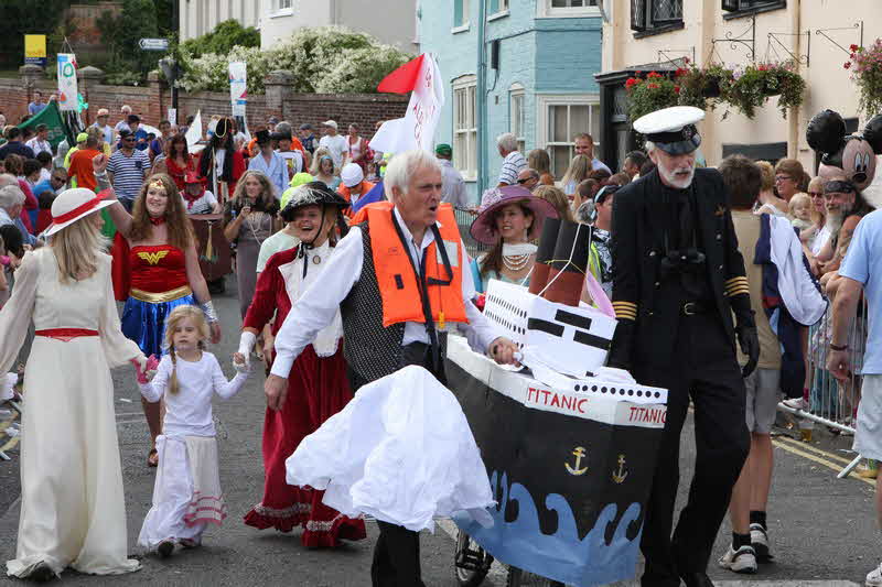 Photo of Aldeburgh Carnival 2011